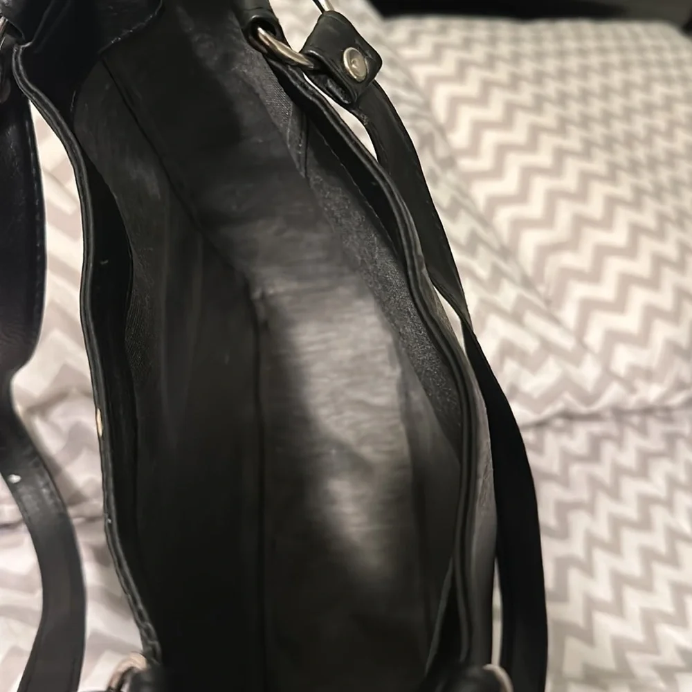 Lovely Black Tote By Lucky - Picture 4 of 9